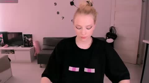 Snapshot of just_jessy_meow chatting on 1, 8, 2026 JESSY online show from 1, 8, 2026