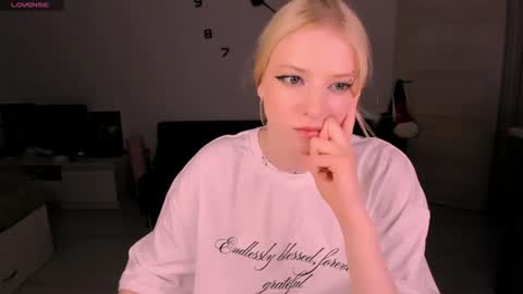 Snapshot of just_jessy_meow chatting on 2, 8, 2026 JESSY online show from 2, 8, 2026