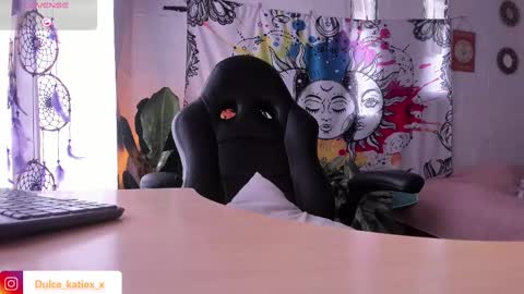 Snapshot of just_katiex chatting on 13, 2, 2025 Sofia online show from 13, 2, 2025