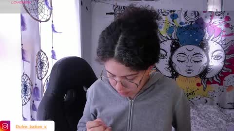 Snapshot of just_katiex chatting on 28, 2, 2025 Sofia online show from 28, 2, 2025