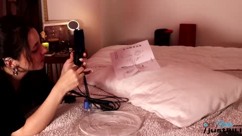 Snapshot of justbecauseiloveit chatting on 14, 1, 2025 Billie B William online show from 14, 1, 2025