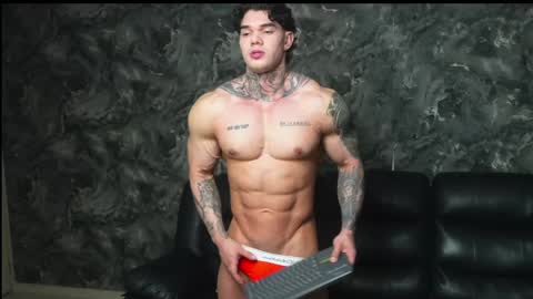 Snapshot of justin_clark1 chatting on 14, 5, 2026 justin clark1 online show from 14, 5, 2026