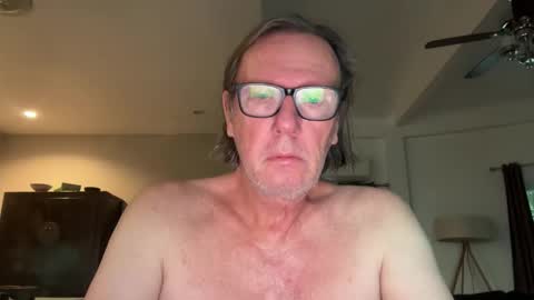 Snapshot of justin_hornyyyy chatting on 19, 12, 2025 justin_hornyyyy online show from 19, 12, 2025