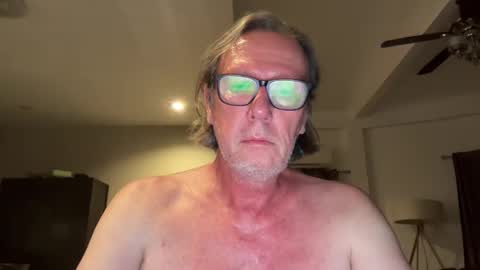 Snapshot of justin_hornyyyy chatting on 20, 12, 2025 justin_hornyyyy online show from 20, 12, 2025
