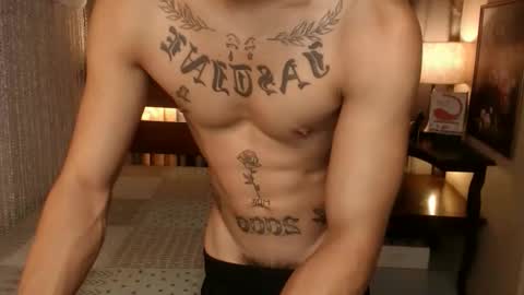 justine_hunk online show from 18, 12, 2025