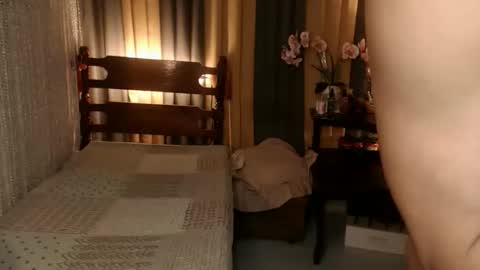 Snapshot of justine_hunk chatting on 1, 3, 2026 justine_hunk online show from 1, 3, 2026