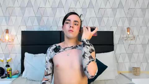 Justine online show from 2, 12, 2025