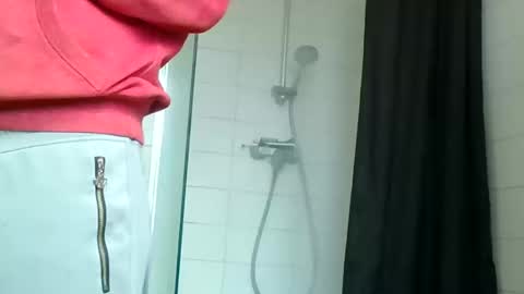 Snapshot of justmehere077 chatting on 18, 12, 2024 justmehere077 online show from 18, 12, 2024