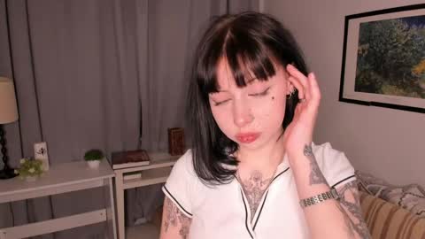 Snapshot of k1ss_twice chatting on 31, 5, 2026 Annie online show from 31, 5, 2026