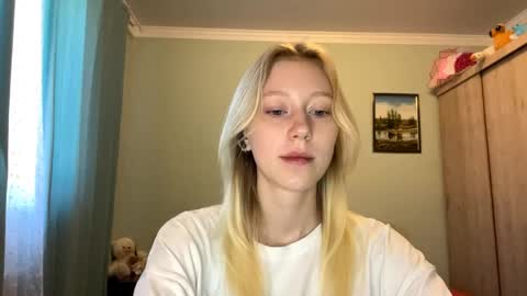 Mia 1st day here online show from 5, 6, 2026