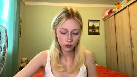 Mia 1st day here online show from 19, 6, 2026