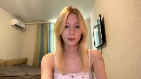 Mia 1st day here online show from 12, 7, 2026