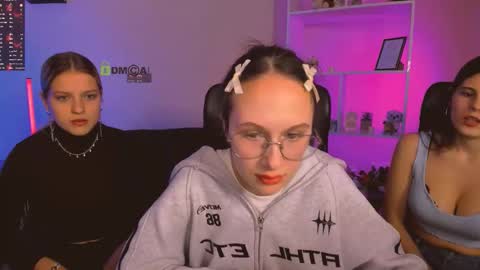 kaela_spell_ online show from 25, 11, 2025