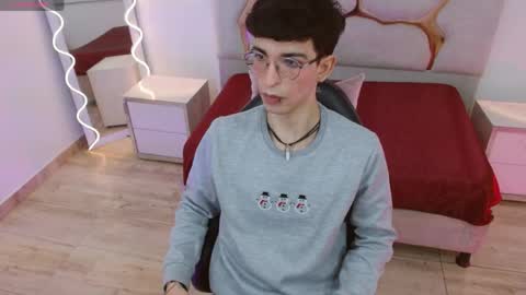 kai_tay1 online show from 15, 4, 2026