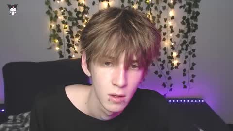 Snapshot of kaislutx chatting on 5, 11, 2025 slutkai online show from 5, 11, 2025