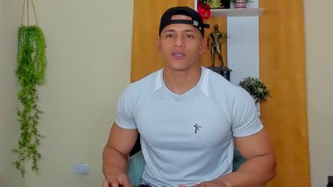 Snapshot of kale_tomson chatting on 8, 1, 2025 kale thomson online show from 8, 1, 2025