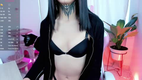 Kali Ka Please help me with your thumbs up its important   dont forget my birthday on October 26 online show from 25, 1, 2025