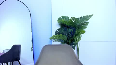 Kali Bloom  online show from 4, 2, 2026