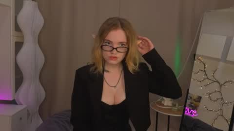 Snapshot of kamalamanasares chatting on 25, 5, 2026 Emily online show from 25, 5, 2026