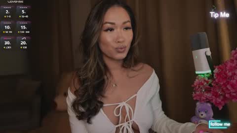 Snapshot of kamilee__xo chatting on 18, 6, 2026 kamilee__xo online show from 18, 6, 2026