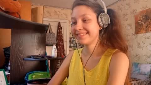 Snapshot of kamisalling chatting on 26, 9, 2025 Mari Simmons online show from 26, 9, 2025