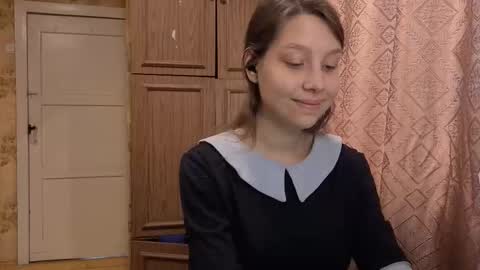 Snapshot of kamisalling chatting on 28, 10, 2025 Mari Simmons online show from 28, 10, 2025