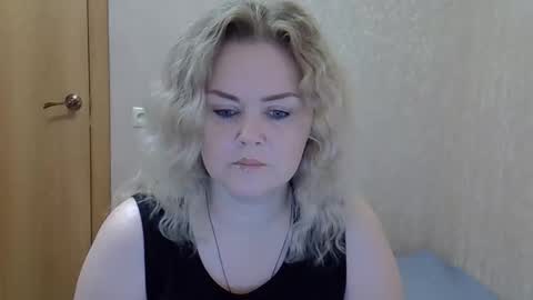 karennelsonx online show from 24, 11, 2025