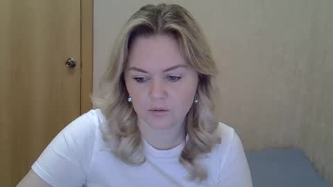 Snapshot of karennelsonx chatting on 22, 4, 2026 karennelsonx online show from 22, 4, 2026