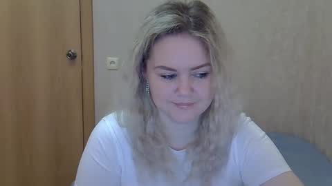 Snapshot of karennelsonx chatting on 3, 5, 2026 karennelsonx online show from 3, 5, 2026