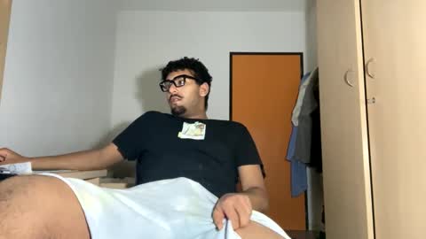 karim03larbi online show from 4, 3, 2025