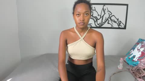 Snapshot of karina_lopez7 chatting on 6, 10, 2025 karina_lopez7 online show from 6, 10, 2025