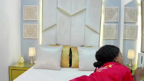 karinaacox online show from 15, 4, 2026