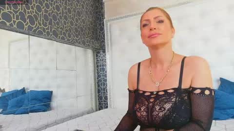 Snapshot of karissia_ chatting on 8, 6, 2026 KARISSIA online show from 8, 6, 2026