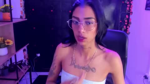 karlaslutskinny__ online show from 24, 2, 2026