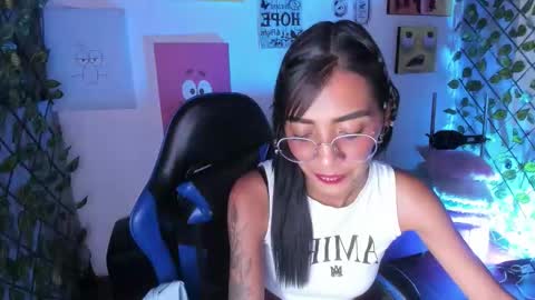 karlaslutskinny__ online show from 13, 3, 2026