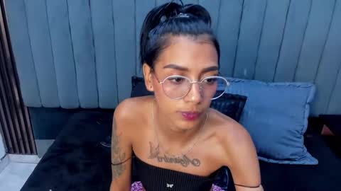 karlaslutskinny__ online show from 10, 4, 2026