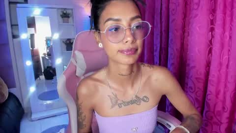 karlaslutskinny__ online show from 18, 4, 2026