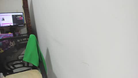 Snapshot of karljensen33 chatting on 14, 1, 2025 karlgenjen online show from 14, 1, 2025