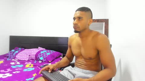 Snapshot of karljensen33 chatting on 19, 1, 2025 karlgenjen online show from 19, 1, 2025