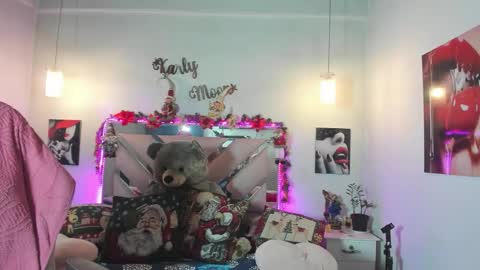 Karly Moonns online show from 17, 12, 2025