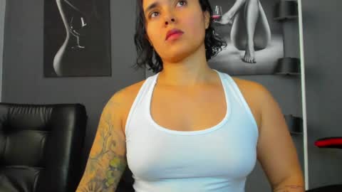 Snapshot of karlyjons_ chatting on 11, 5, 2026 online show from 11, 5, 2026