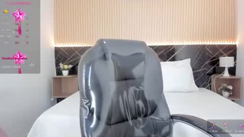 Snapshot of karol_cortes chatting on 23, 6, 2026 karol_cortes online show from 23, 6, 2026