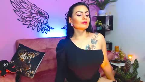 Karol Kenedy online show from 23, 2, 2025