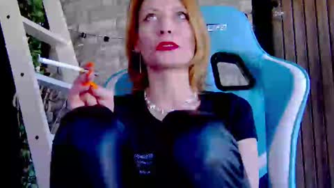 Snapshot of karoline121 chatting on 4, 3, 2025 karoline121 online show from 4, 3, 2025