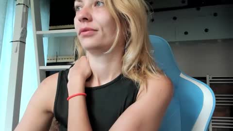Snapshot of karoline121 chatting on 10, 9, 2025 karoline121 online show from 10, 9, 2025
