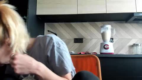 Snapshot of karoline121 chatting on 4, 10, 2025 karoline121 online show from 4, 10, 2025