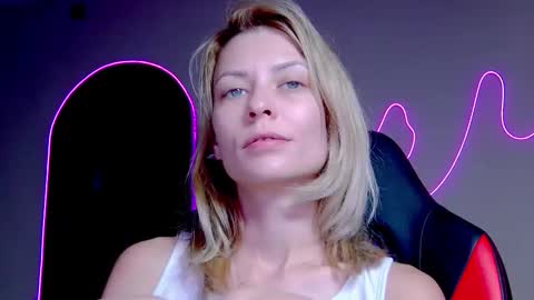 Snapshot of karoline121 chatting on 10, 10, 2025 karoline121 online show from 10, 10, 2025