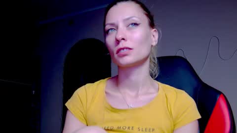 Snapshot of karoline121 chatting on 14, 10, 2025 karoline121 online show from 14, 10, 2025