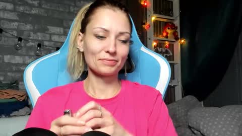 karoline121 online show from 15, 12, 2025