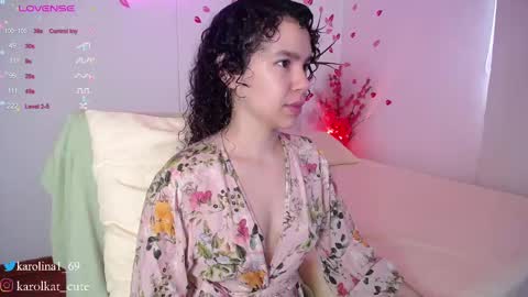 Karolina 3 online show from 9, 3, 2025